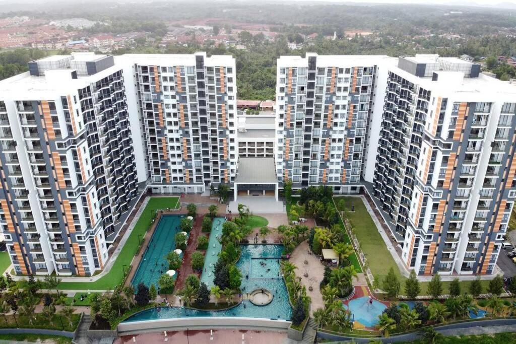 Casa Raudhah @ Timurbay Seafront Residence Kampung Sungai Karang Exterior foto